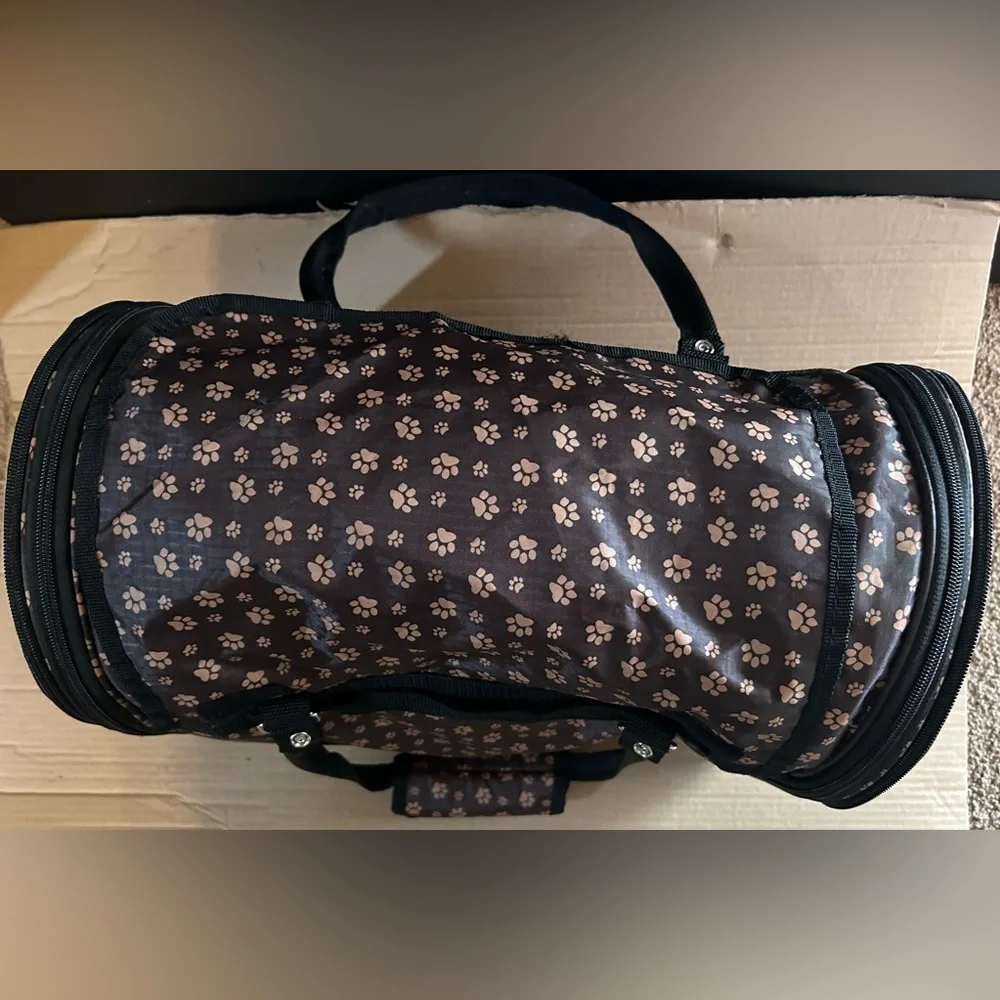 PREFER PETS HIDEAWAY CARRIER PAW PRINT